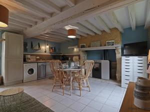 Maison rénovée en forêt avec jardin, animaux admis, WiFi - FR-1-497-236