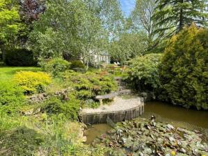 Charmante maison avec jardin clos à Saint-Pierre-des-Loges - FR-1-497-180