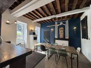 Maisons de vacances Gite Pop Art Colore, 6 pers, Proche Vichy - FR-1-489-519 : photos des chambres