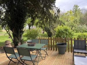 Maisons de vacances Gite de charme a Souvigny avec jardin et animaux acceptes - FR-1-489-583 : photos des chambres