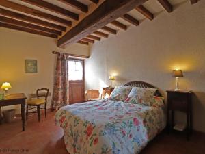 Maisons de vacances Charmante longere avec jardin, jeux exterieurs, bureau teletravail, proche commerces et nature calme - FR-1-497-218 : photos des chambres