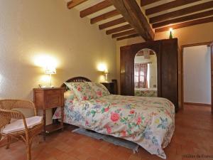 Maisons de vacances Charmante longere avec jardin, jeux exterieurs, bureau teletravail, proche commerces et nature calme - FR-1-497-218 : photos des chambres