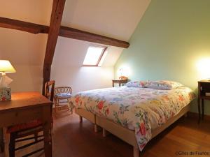Maisons de vacances Charmante longere avec jardin, jeux exterieurs, bureau teletravail, proche commerces et nature calme - FR-1-497-218 : photos des chambres