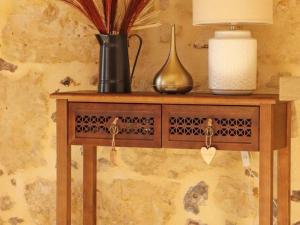 Maisons de vacances Evasion Romantique avec Spa, Grand Jardin et Confort Moderne en Normandie - FR-1-497-175 : photos des chambres