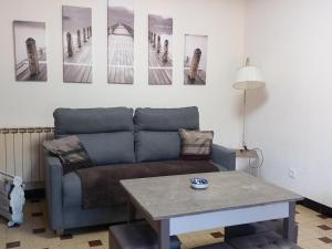 Maisons de vacances Gite charmant avec piscine, 2 chambres, proche randonnees et loisirs a Target - FR-1-489-273 : photos des chambres