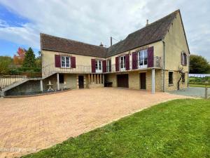 Maisons de vacances Maison spacieuse au coeur du Perche, jardin clos, WIFI, animaux admis - FR-1-497-232 : photos des chambres