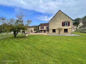 Maisons de vacances Maison spacieuse au coeur du Perche, jardin clos, WIFI, animaux admis - FR-1-497-232 : photos des chambres