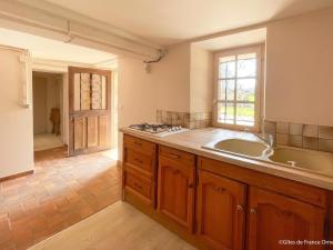 Maisons de vacances Maison spacieuse au coeur du Perche, jardin clos, WIFI, animaux admis - FR-1-497-232 : photos des chambres