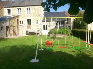 Maisons de vacances Maison Percheronne Spacieuse avec Billard, Babyfoot, et Jardin Clos, Animaux Bienvenus ! - FR-1-497-65 : photos des chambres