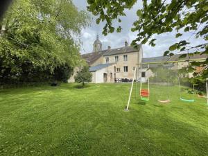 Maisons de vacances Maison Percheronne Spacieuse avec Billard, Babyfoot, et Jardin Clos, Animaux Bienvenus ! - FR-1-497-65 : photos des chambres