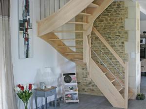 Maisons de vacances Maison authentique renovee 7ha, etang, confort moderne, ideal pour familles, animaux acceptes - FR-1-497-53 : photos des chambres