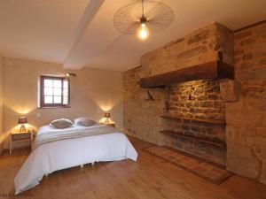 Maison authentique près dun étang avec animaux acceptés, linge et ménage inclus - FR-1-497-142