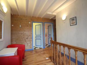 Maisons de vacances Maison familiale avec jardin clos, jeux exterieurs, wifi et tout confort au coeur du Parc du Perche - FR-1-497-10 : photos des chambres