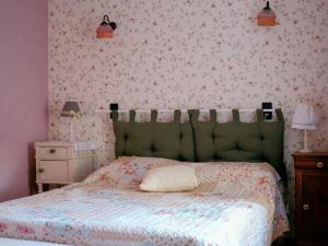 Maisons de vacances Maison familiale confortable avec grand jardin, proche nature et commodites, Saires-la-Verrerie - FR-1-497-194 : photos des chambres