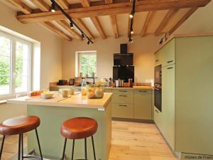 Maisons de vacances Longere avec spa, tennis prive et recharge electrique - FR-1-497-221 : photos des chambres