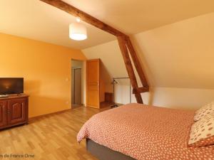 Maisons de vacances Maison de charme avec spa, jardin clos, teletravail, proche Belleme et Mortagne au Perche - FR-1-497-168 : photos des chambres