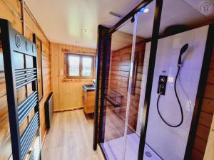 Évasion au chalet en bois avec spa et grand jardin - FR-1-510-198