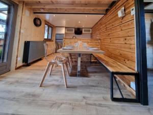 Évasion au chalet en bois avec spa et grand jardin - FR-1-510-198