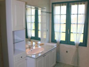 Maisons de vacances Maison familiale renovee avec jardin, ideale pour 6 pers., proche foret et activites, animaux acceptes - FR-1-616-4 : photos des chambres
