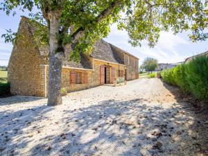 Maisons de vacances Maison rustique avec jardin et equipements pour enfants, proche Sarlat - FR-1-616-394 : photos des chambres