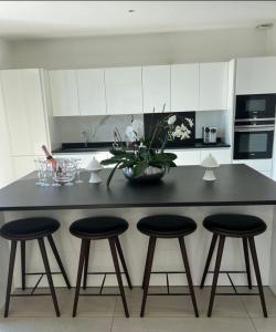Villas Contemporary Villa with Sea View, Infinity Swimming pool, Gym , Cinema room,Lift : photos des chambres