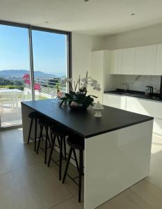 Villas Contemporary Villa with Sea View, Infinity Swimming pool, Gym , Cinema room,Lift : photos des chambres