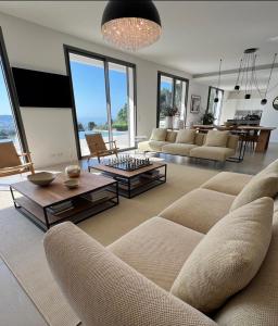Villas Contemporary Villa with Sea View, Infinity Swimming pool, Gym , Cinema room,Lift : photos des chambres