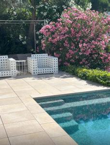 Villas Contemporary Villa with Sea View, Infinity Swimming pool, Gym , Cinema room,Lift : photos des chambres