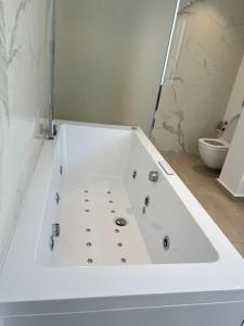 Villas Contemporary Villa with Sea View, Infinity Swimming pool, Gym , Cinema room,Lift : photos des chambres