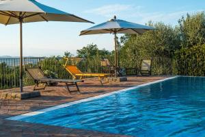 Historic Villa With Tuscan Hills View