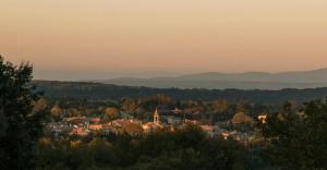 Maisons de vacances Charming Apartment In The Heart Of Fons-Sur-Lussan : photos des chambres