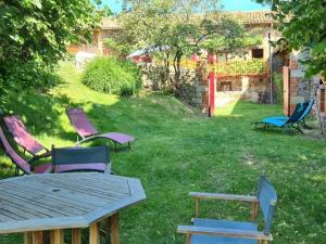 Maisons de vacances Gite spacieux 10 pers: Nature, Spa, Confort - FR-1-496-358 : photos des chambres