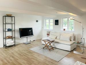 Fjord View And Rural Charm In Tranquil Setting