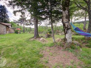 Maisons de vacances Chalet familial a 5 min des pistes de ski de Chalmazel, 3 chambres, cheminee, animaux acceptes - FR-1-496-138 : photos des chambres
