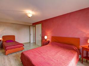 Maisons de vacances Grande Maison Authentique avec Jardin Prive, Terrasse et VTT - Hebergement pour 15 Personnes - FR-1-496-109 : photos des chambres