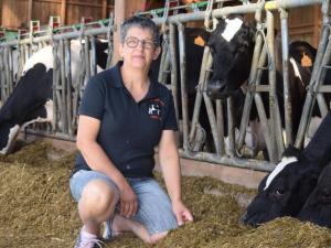 Maisons de vacances Gite Rustique avec Terrasse, Jardin Privatif et Visite de Ferme a Vetre-sur-Anzon - FR-1-496-290 : photos des chambres