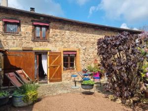 Maisons de vacances Gite charmant avec jardin privatif, proche sites historiques et activites de plein air - FR-1-496-183 : photos des chambres