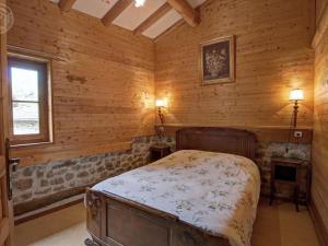 Maisons de vacances Gite Ecologique a 10 min des Pistes avec Wi-Fi et Environnement Calme - FR-1-496-98 : photos des chambres