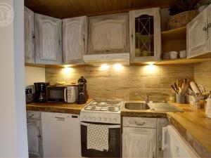 Gîte éco-responsable avec bassin naturel et vue panoramique - FR-1-496-258