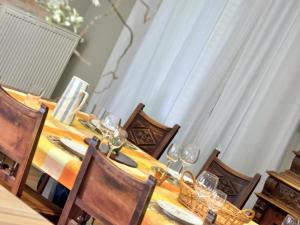 Maisons de vacances Maison mitoyenne spacieuse avec jardin, terrasse et internet - FR-1-496-312 : photos des chambres