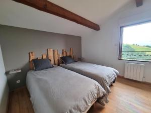 Maisons de vacances Gite renove avec terrasse panoramique et tout confort a Saint-Chamond, proche Saint-Etienne et Lyon - FR-1-496-324 : photos des chambres
