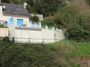 Maisons de vacances Gite charmant au bord de l'eau avec terrasse, cheminee et equipements complets a Lesquielles-St-Germain - FR-1-532-18 : photos des chambres