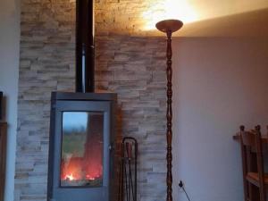 Maisons de vacances Gite campagnard avec poele, jardin clos et WIFI - FR-1-496-113 : photos des chambres