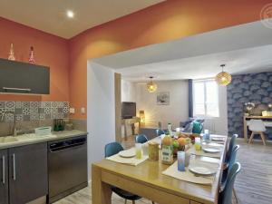 Confort moderne dans un gîte historique à Saint-Galmier - FR-1-496-276