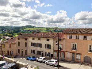 Appartements Appartement Authentique et Confortable avec Wifi, Parking Gratuit et Cuisine Equipee a Saint-Galmier - FR-1-496-276 : photos des chambres