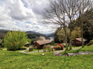 Maisons de vacances Chalet familial tout equipe avec terrasse, au coeur des Monts de la Madeleine, proche La Loge des Gardes - FR-1-496-245 : photos des chambres
