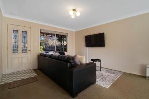 Central Escape - Walk to CBD, Cosy & Convenient