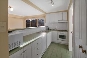 Central Escape - Walk to CBD, Cosy & Convenient