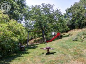 Maisons de vacances Maison de campagne avec Jacuzzi, Sauna, Wi-Fi et Jardin privatif - FR-1-496-52 : photos des chambres