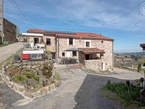 Maisons de vacances Gite de charme pour 13 pers. avec spa et WiFi - FR-1-496-336 : photos des chambres